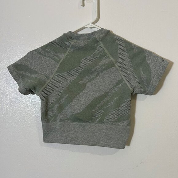 GYMSHARK -like Top - Picture 2 of 3